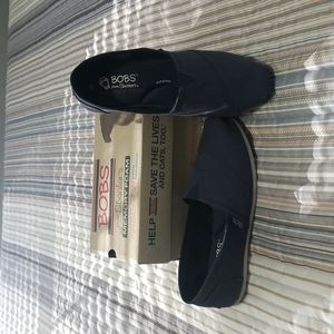 Bob's Dark Navy Size 7